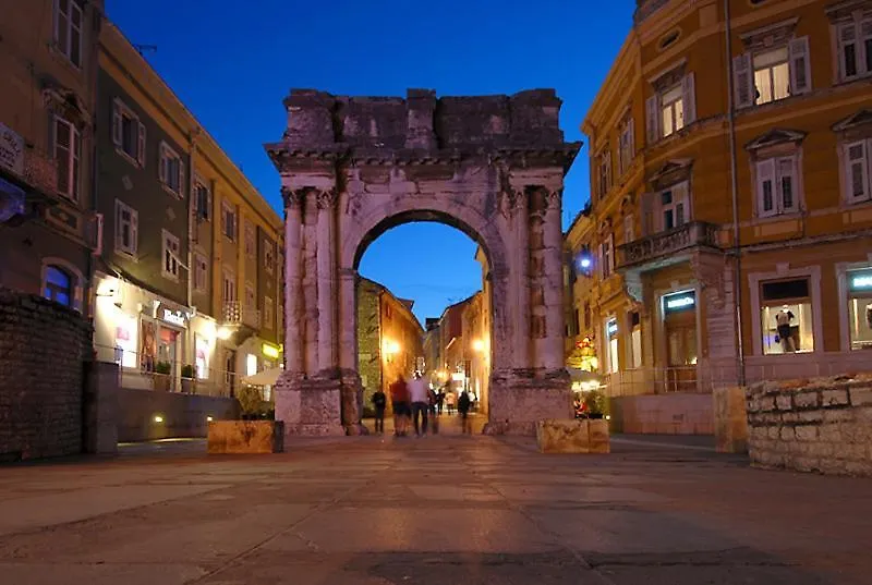 Center Holiday App Apartment Pula