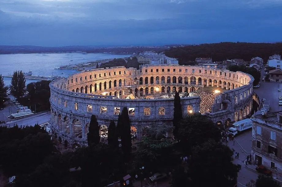 Center Holiday App Apartment Pula
