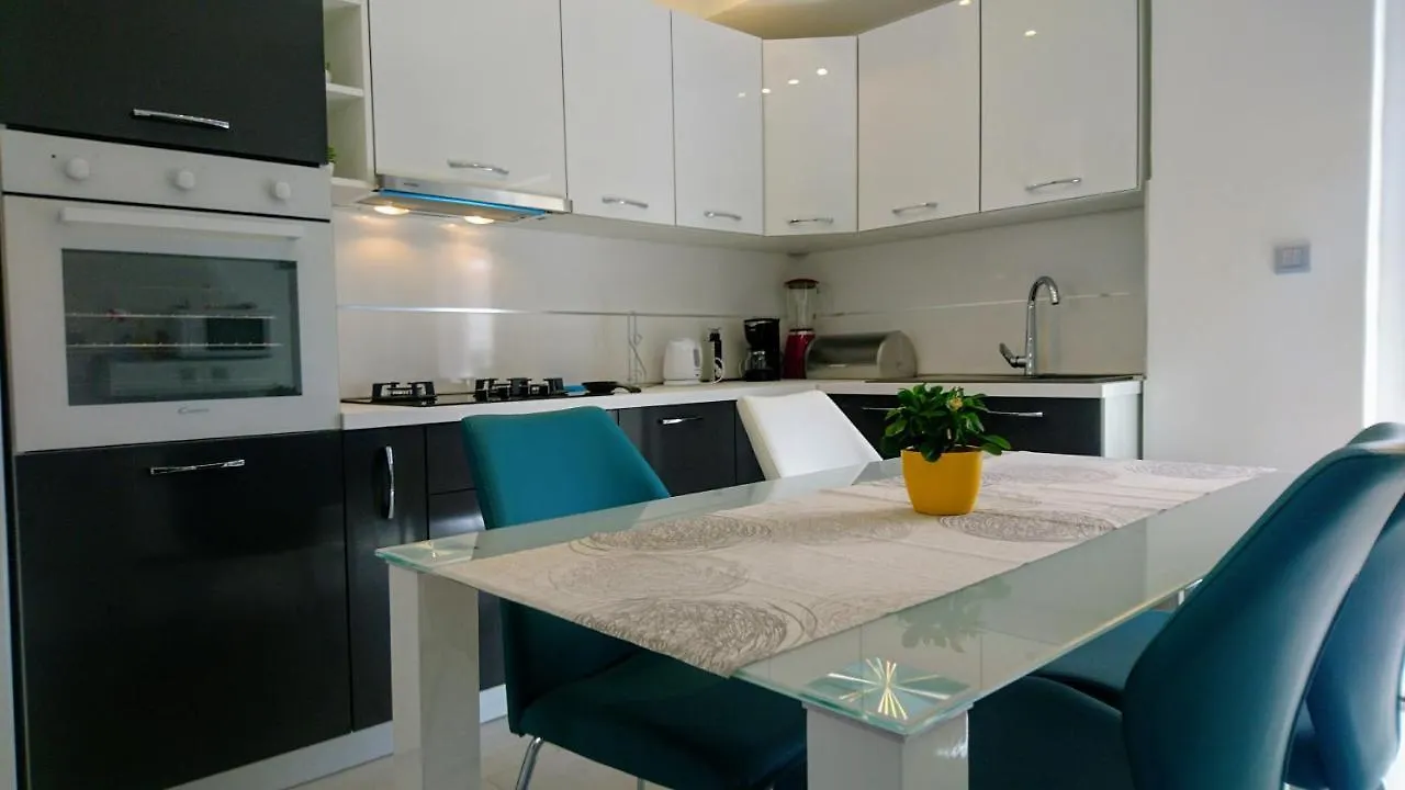 Center Holiday App Apartment Pula Croatia